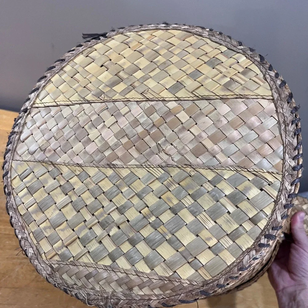 Vtg Hand‎ Woven Pandanus Leaf Basket Lid Handle Lined Boho Tropical Tribal Decor